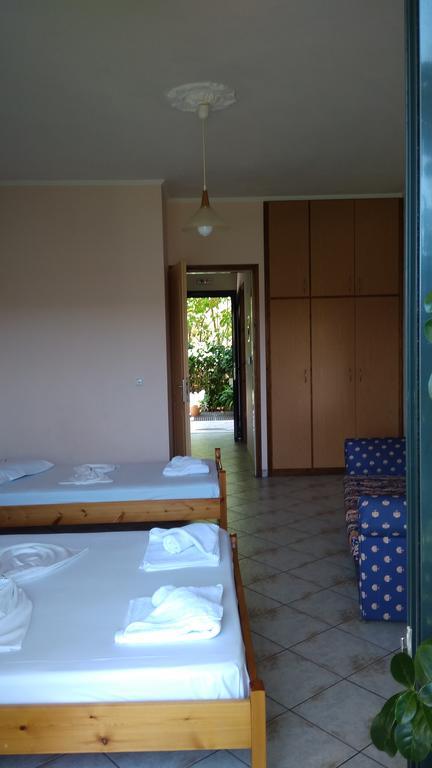 Nikolitsa Apartments Glyfada  Exteriör bild